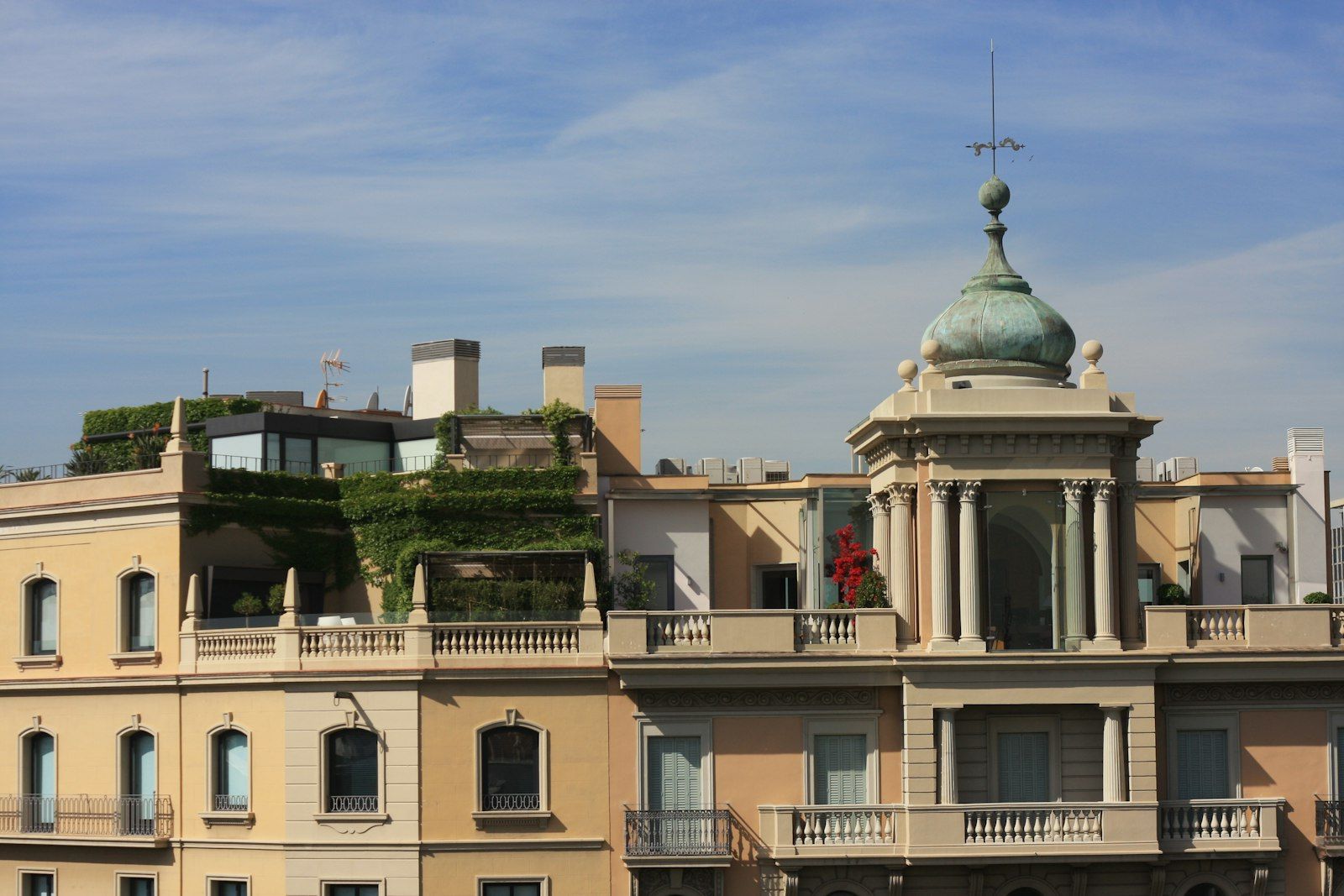 Barcelona Public Transport Guide: Metro, Bus, and Tickets